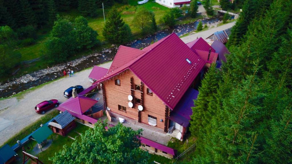 Hotel Berloga-Sinevir Synevyrsʼka Polyana Esterno foto