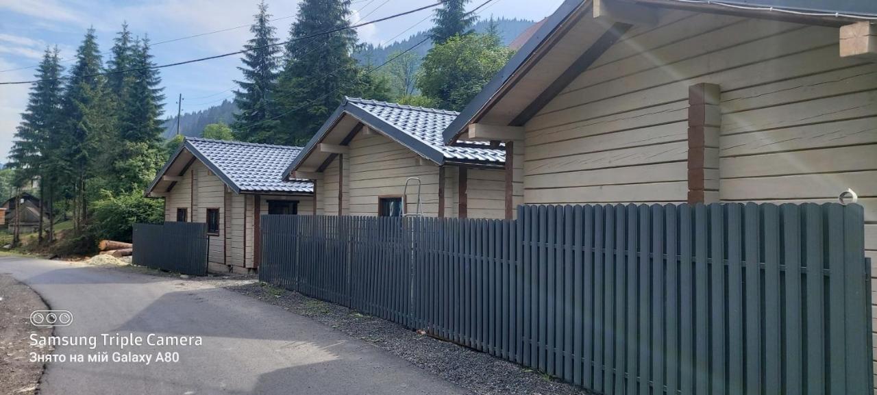 Hotel Berloga-Sinevir Synevyrsʼka Polyana Esterno foto