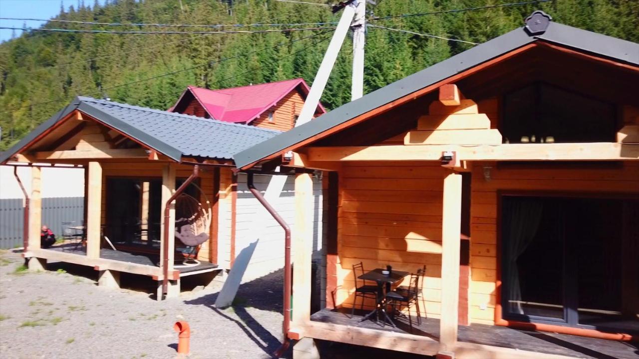 Hotel Berloga-Sinevir Synevyrsʼka Polyana Esterno foto