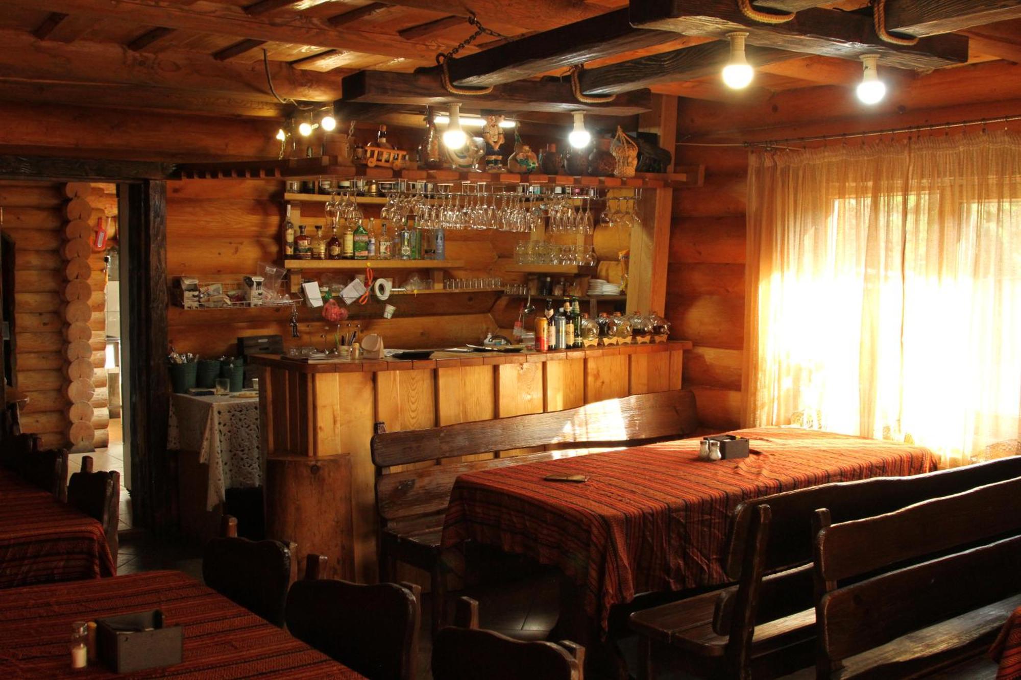 Hotel Berloga-Sinevir Synevyrsʼka Polyana Esterno foto