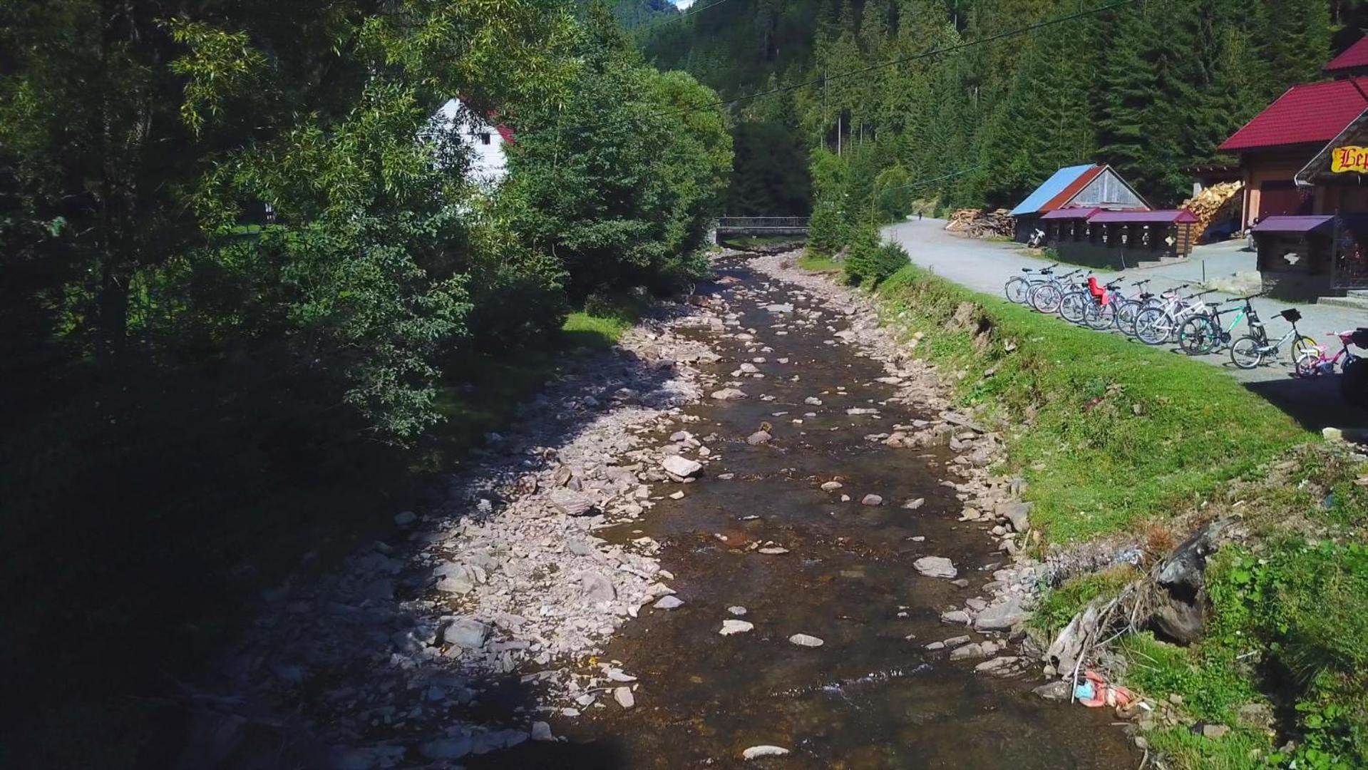 Hotel Berloga-Sinevir Synevyrsʼka Polyana Esterno foto