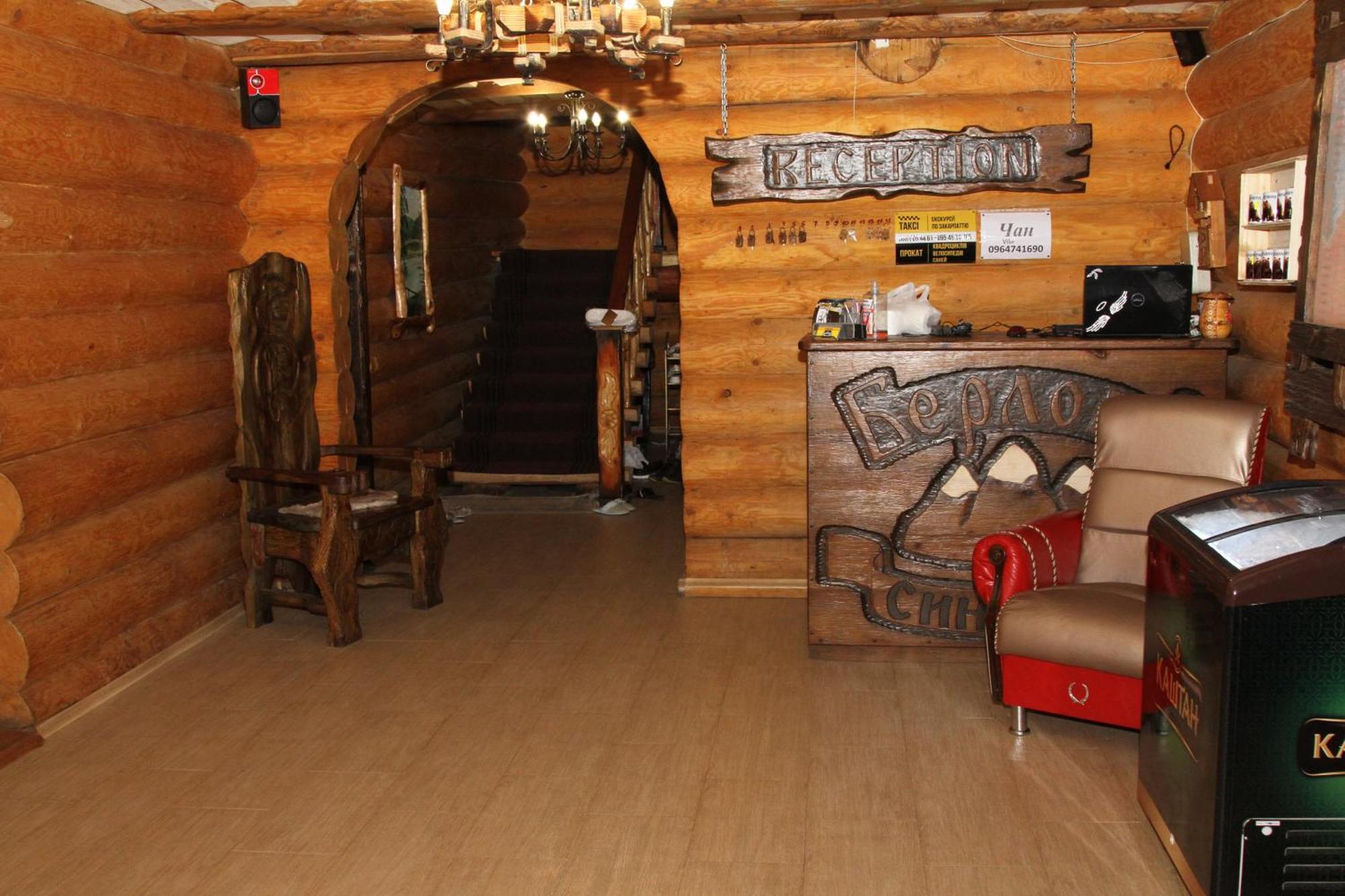 Hotel Berloga-Sinevir Synevyrsʼka Polyana Esterno foto