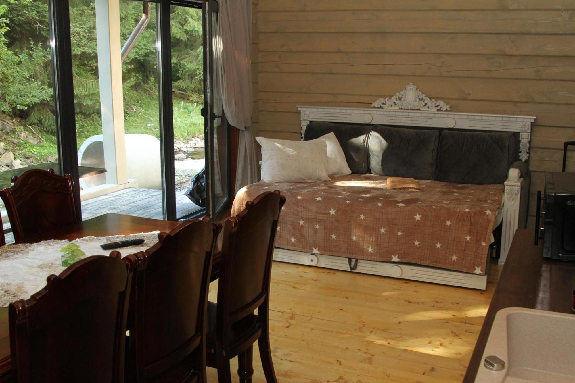 Hotel Berloga-Sinevir Synevyrsʼka Polyana Esterno foto
