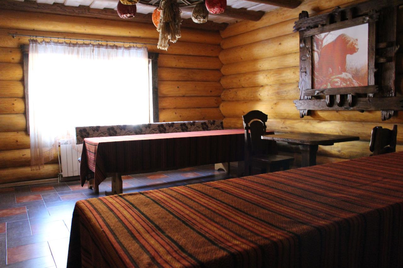 Hotel Berloga-Sinevir Synevyrsʼka Polyana Esterno foto